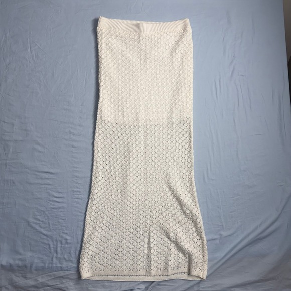 Olive + Oak Dresses & Skirts - OLIVE‎ + OAK White Knit Maxi Skirt Textured Mesh Elastic Waist sz large